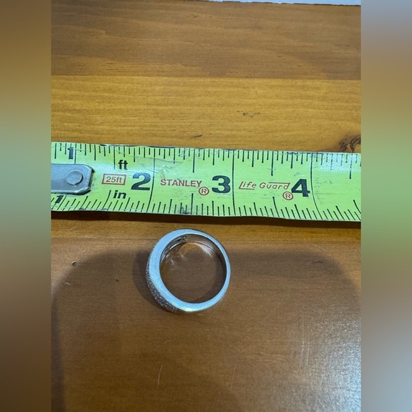 Sterling Silver and diamond Patterned Ring size 8.5 - Picture 4 of 10